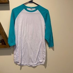 Quarter sleeve tshirt
